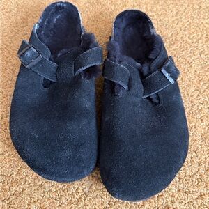 Birkenstock Arizona Women’s Suede Shies